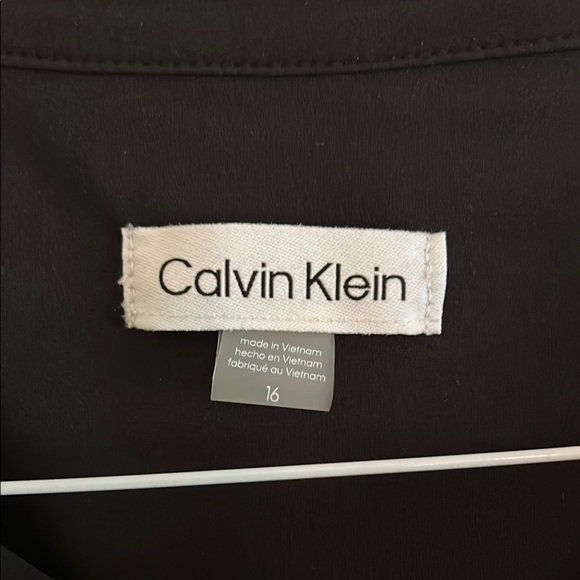 Calvin Klein - Picture 2 of 5